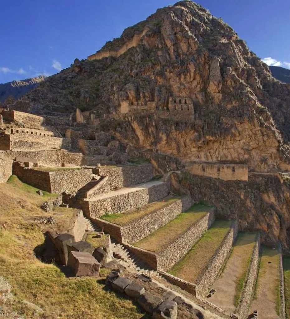 Una fotografía del sitio arqueológico de Ollantaytambo en Cusco.